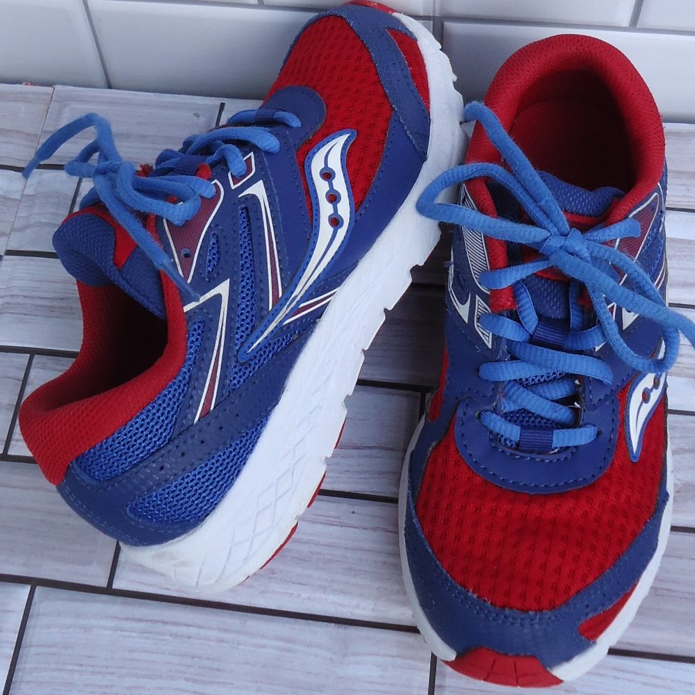SIZE 2.5W. SAUCONY unisex child Cohesion 13 Ltt sneakers shoes.
